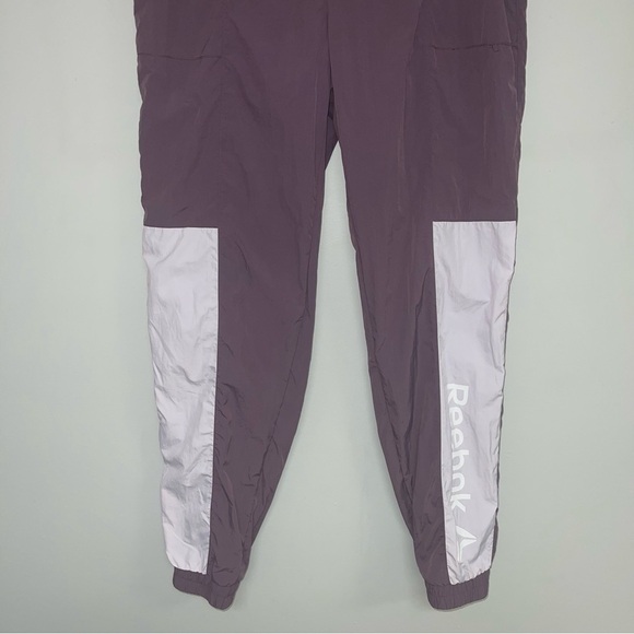 Reebok Track Pants Women's Size Medium Violet Lilac Purple Nylon Focus Woven - Picture 6 of 12